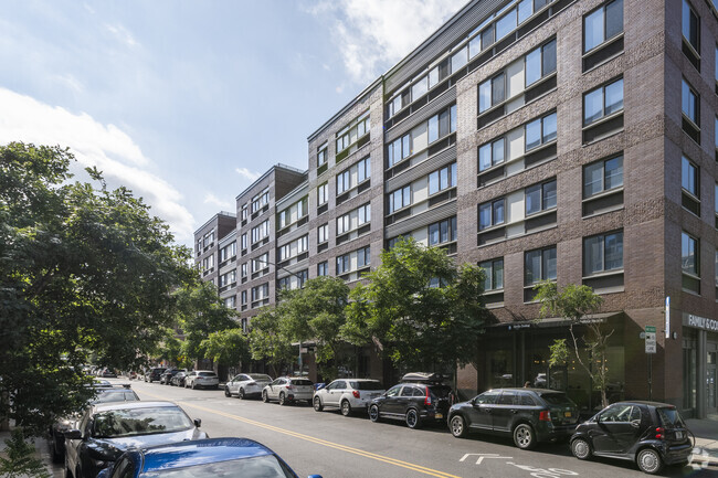 Building Photo - Edge South