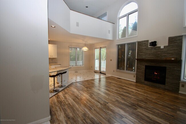 Foto del edificio - 205 Farmington Woods Ct