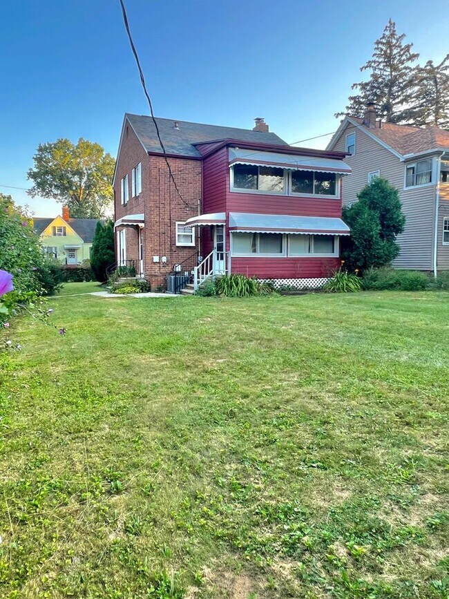 Foto del edificio - Charming 3-Bedroom Home in Cleveland Heights