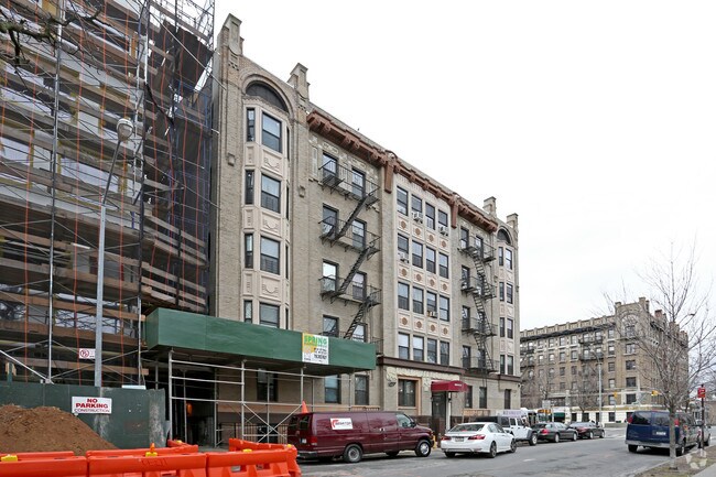 Building Photo - 3696 Broadway