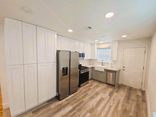 Foto del edificio - 3603 E Lockwood Dr