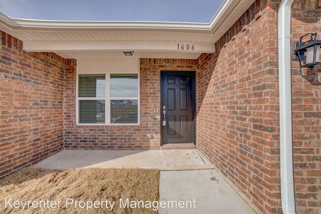 Building Photo - 3 br, 2 bath House - 1606 S 31st St