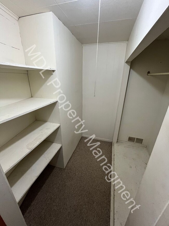 Building Photo - 206 Harold St