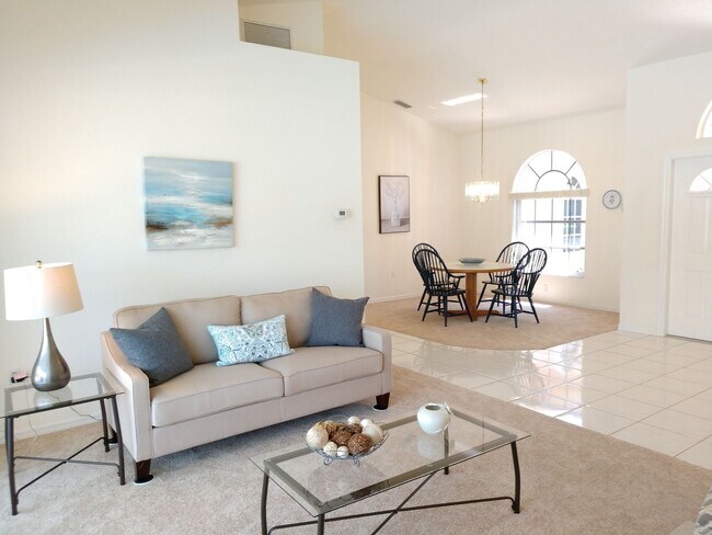 Foto del edificio - Seasonal Short-Term Private Pool Home with...