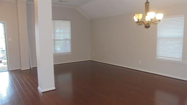 Building Photo - 403 Livingstone Ln