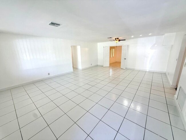Photo - 118 SE 10th Court, Deerfield Beach, FL 33441 House