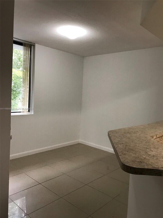 Foto del edificio - 8335 SW 152nd Ave