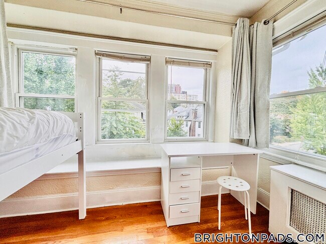 Foto del edificio - 38 Kirkwood Rd