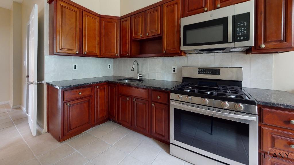 Foto principal - 3 BRs on 2nd floor in Private home with Ba...