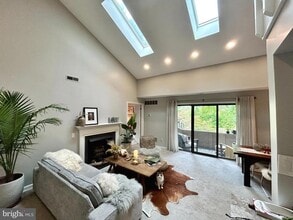 Building Photo - 1709 Mountainview Dr