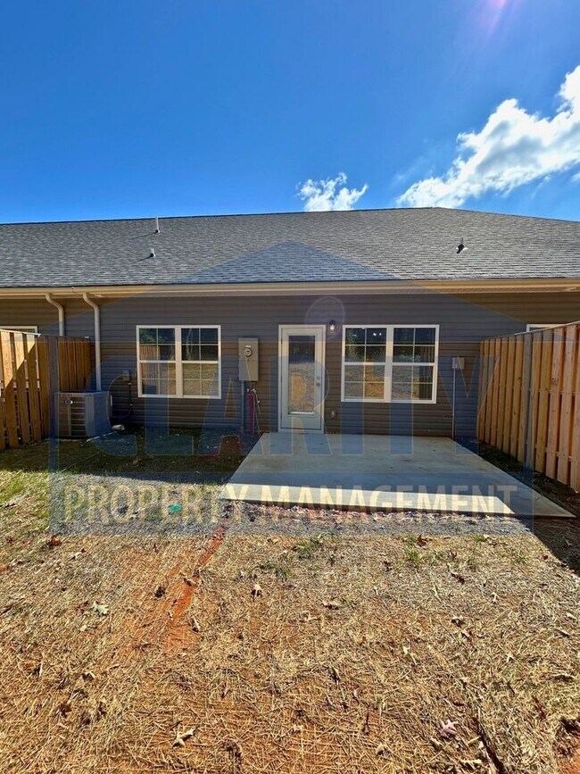 Foto del edificio - Newly constructed single level townhome!