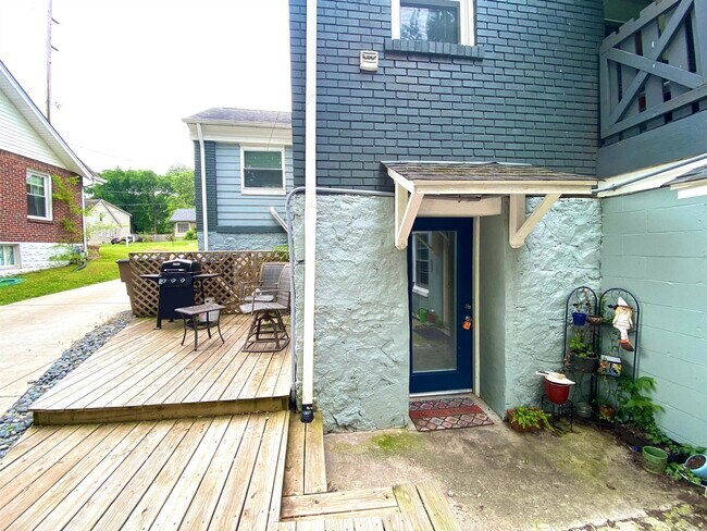 Foto del edificio - 1305 Stratford Ave