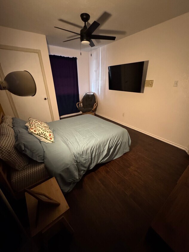 Foto del edificio - 810 Cornish Oak Ct