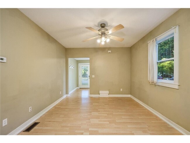 Foto del edificio - 2327 Cole Ave SE