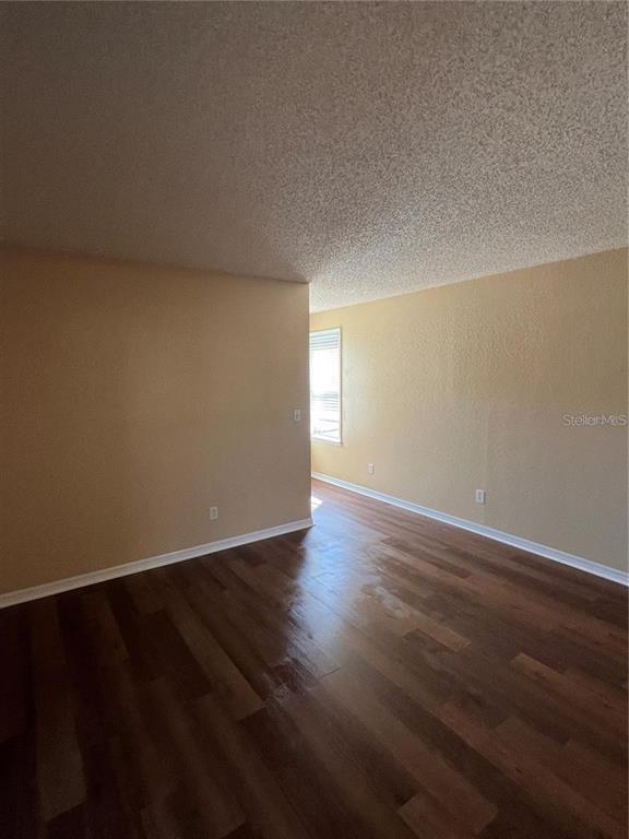 Foto del edificio - 3032 Antique Oaks Cir