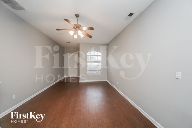 Foto del edificio - 7226 Grapetree Trail