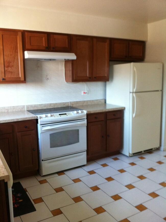 Building Photo - 9368 Bay Colony Dr