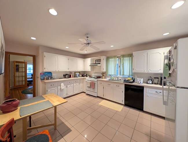 Foto del edificio - 80 Pearson Rd