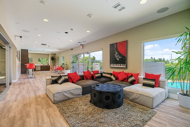 Building Photo - The Parc at Pruneyard