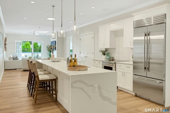 Foto del edificio - 340 Heights Rd