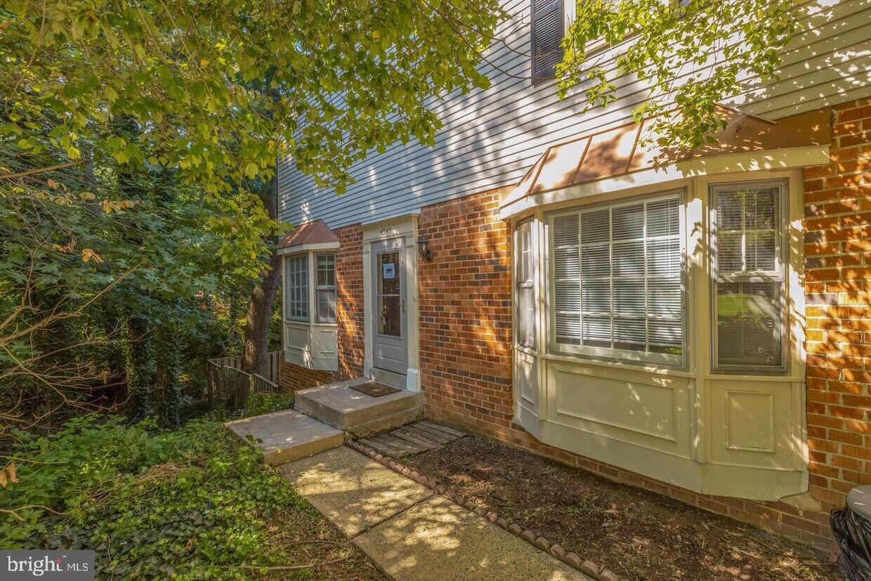 Primary Photo - 4946 McFarland Dr