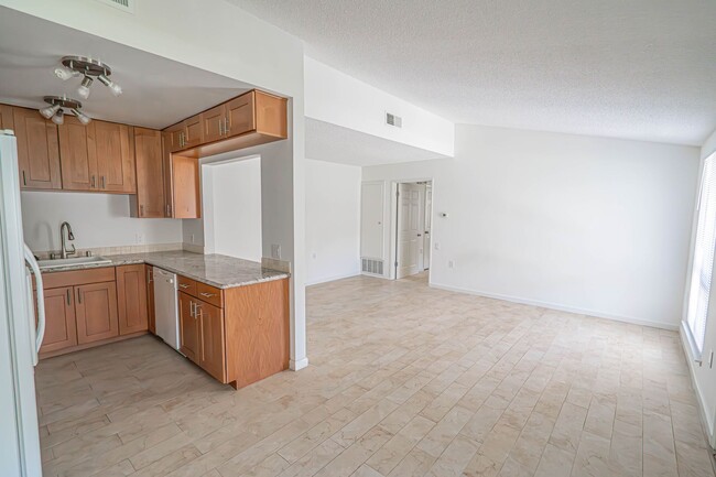 Foto del edificio - 2 Bedroom Home in Friendly Valley in 55+ C...