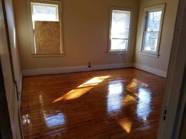 Building Photo - 1401 W Kirby Pl