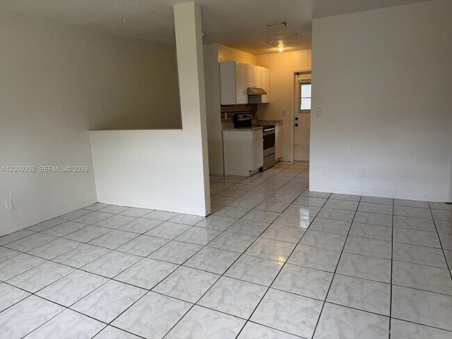 Foto del edificio - 728 SW 7th St