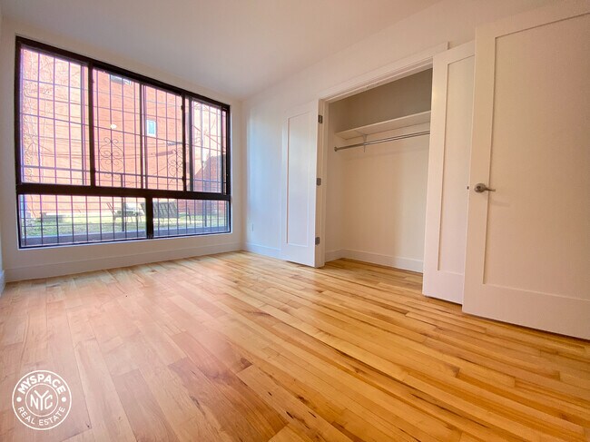 Foto del edificio - 69 Malcolm X Blvd