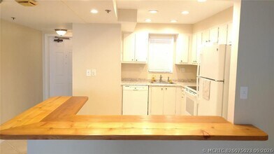 Building Photo - 3100 W Rolling Hills Cir