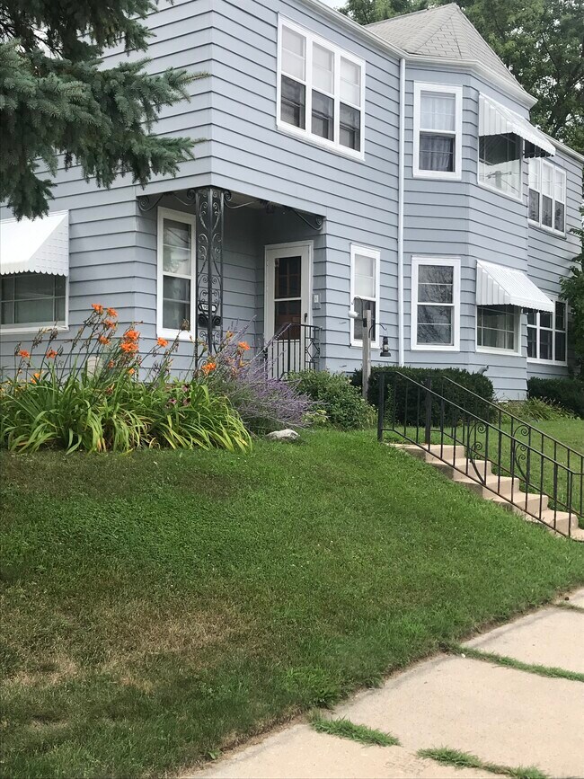 Building Photo - 901 A Cedar Street