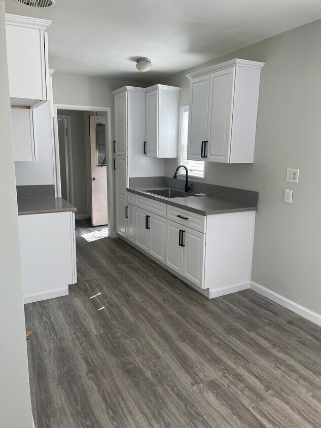 Kitchen - 6131 E Olympic Blvd