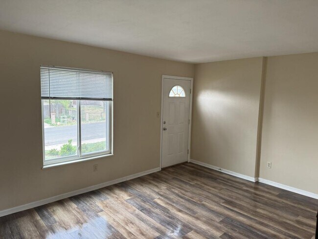Building Photo - 5283 Wyandot St