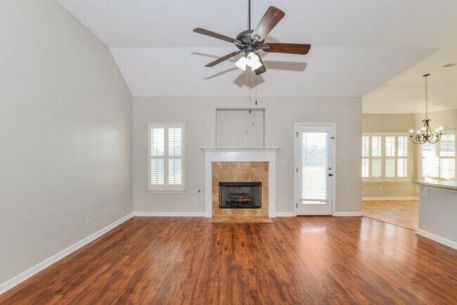 Foto del edificio - 3080 Greenhouse Dr