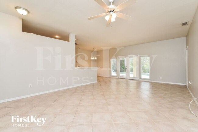 Foto del edificio - 18465 Tulip Rd