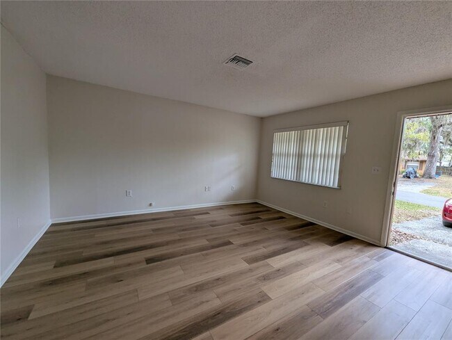 Building Photo - 20032 Suncrest Dr