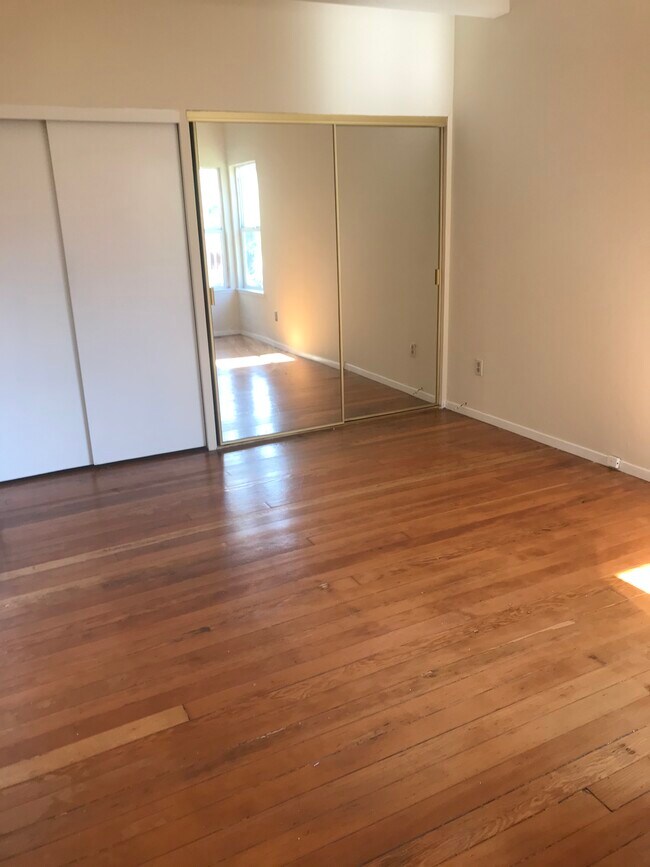 Foto del edificio - 1028 Magnolia St