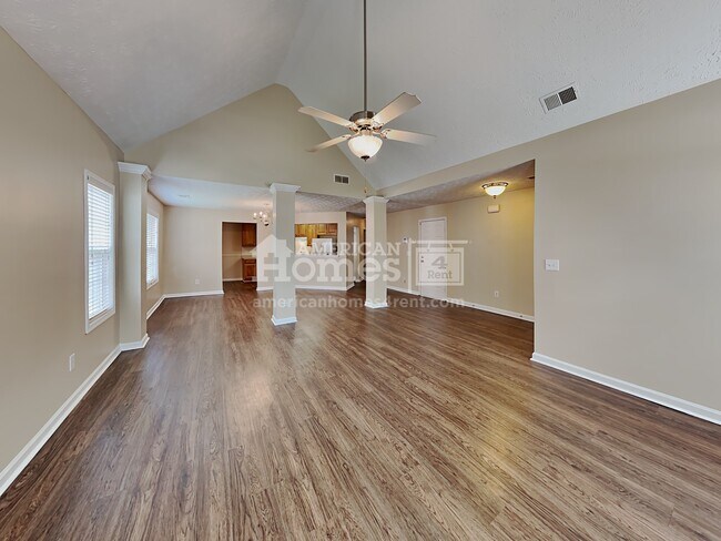 Building Photo - 2021 Parador Bend