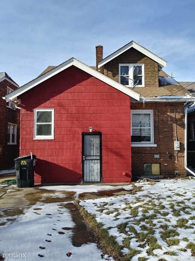 Building Photo - 15390 Littlefield St