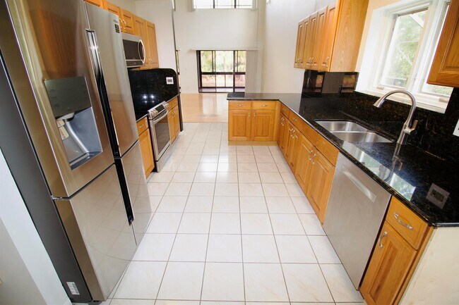 Building Photo - 151 Island Way