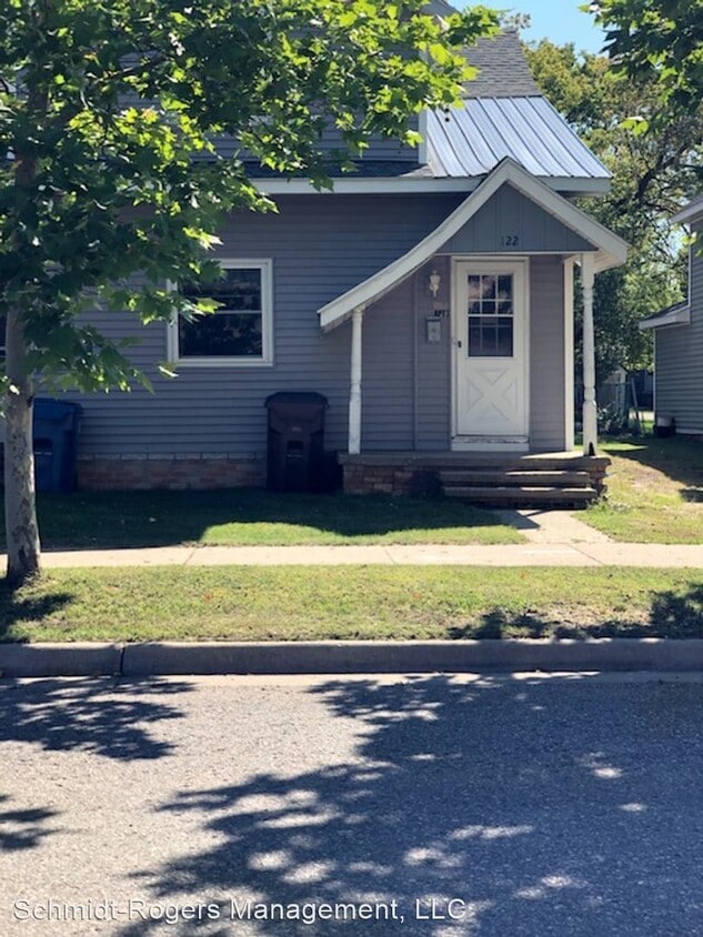 122 E River St, Cadillac, MI 49601 House Rental in Cadillac, MI