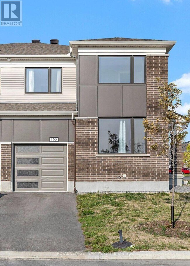 Photo du bâtiment - 165 Yearling Cir