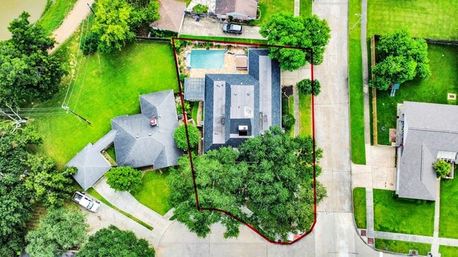 Building Photo - 2510 Hilton Head Dr