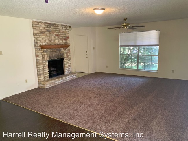 Foto del edificio - 329 Mill Creek Cir