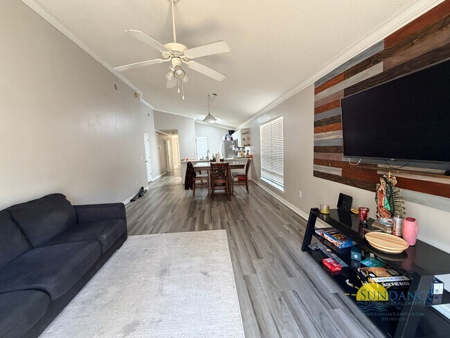 Foto del edificio - Charming 3 Bedrooms Home in Shalimar!