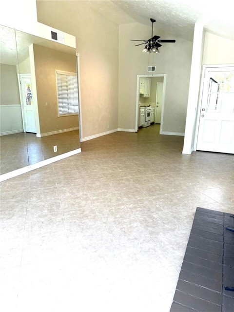 Foto del edificio - 21195 Country Farm Ln
