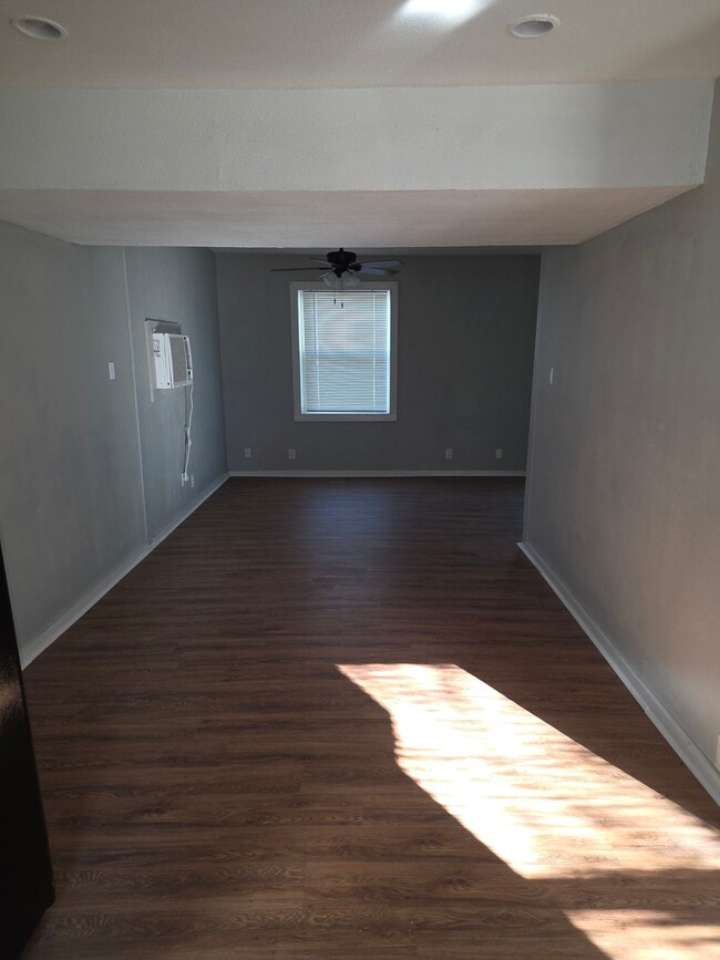 Building Photo - 309 Peverly St