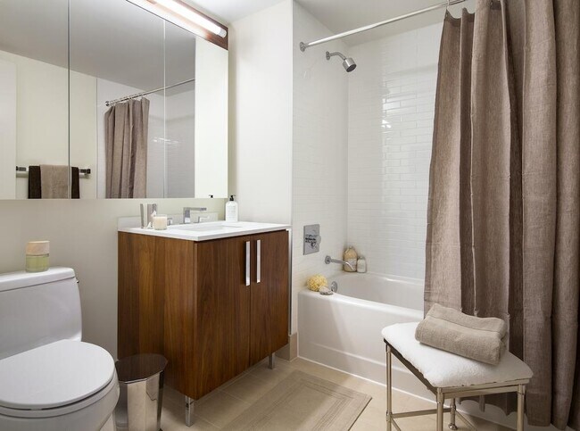 Building Photo - 480 Main St