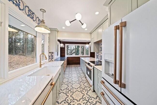 Foto del edificio - 12 Sabrina Farm