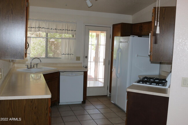 Building Photo - 3287 Sky Hawk Dr